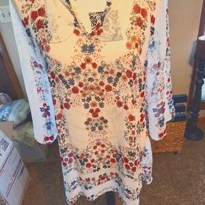 Jessica Simpsons floral top